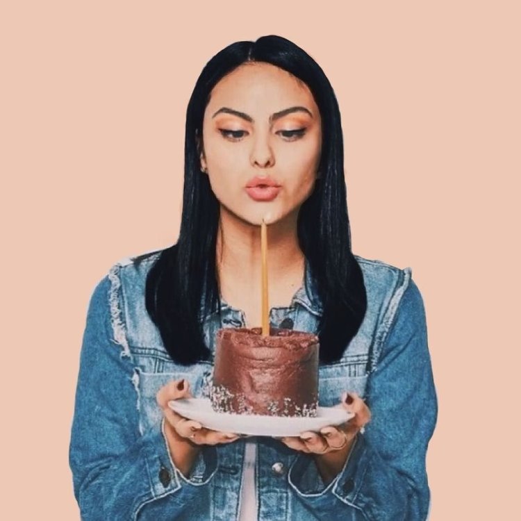 Camilla Mendes in blue