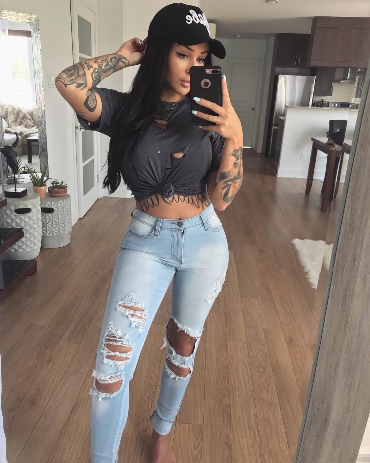 How much do female bodybuilders weigh