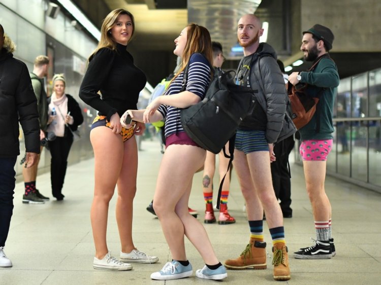 Girls without panties