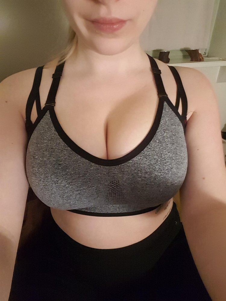 Tight transparent Bra tits