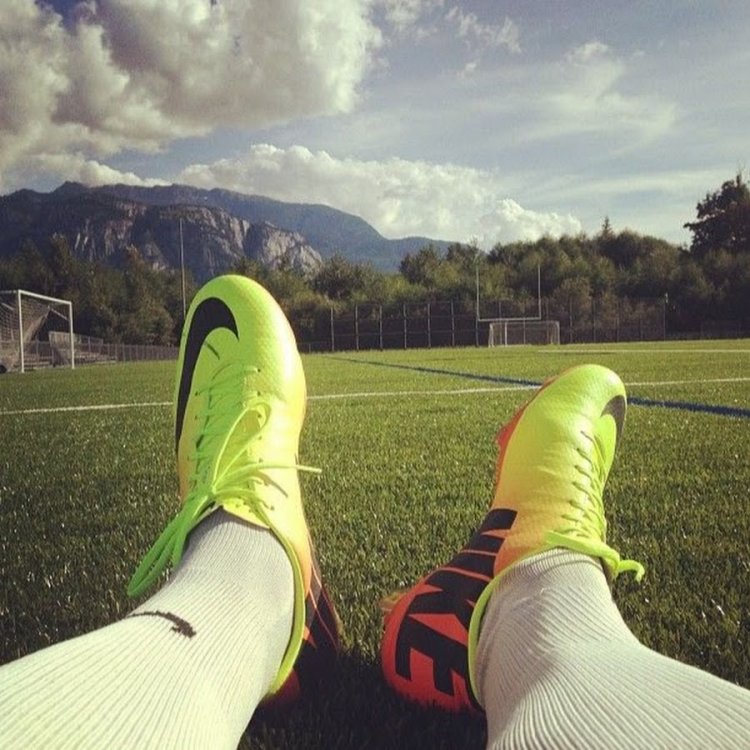 Football player without a face