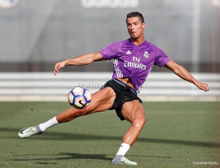 Cristiano Ronaldo legs