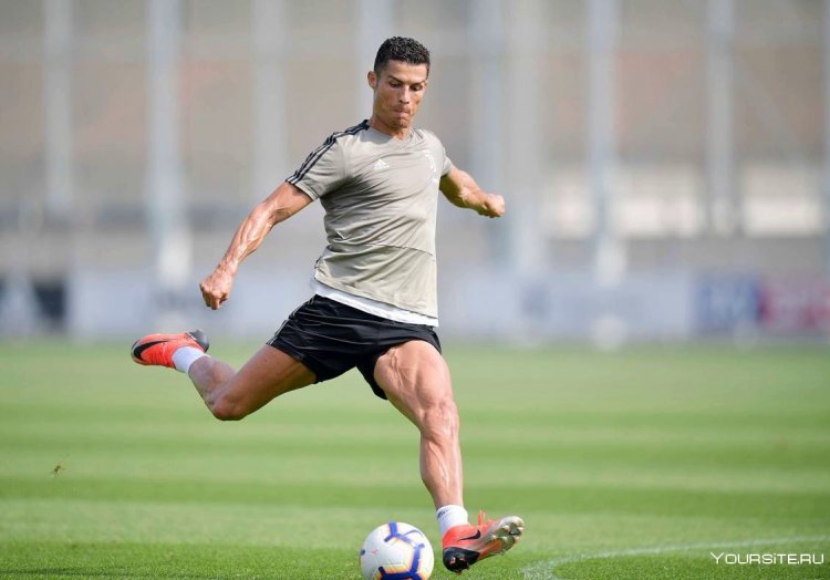 Cristiano Ronaldo feet