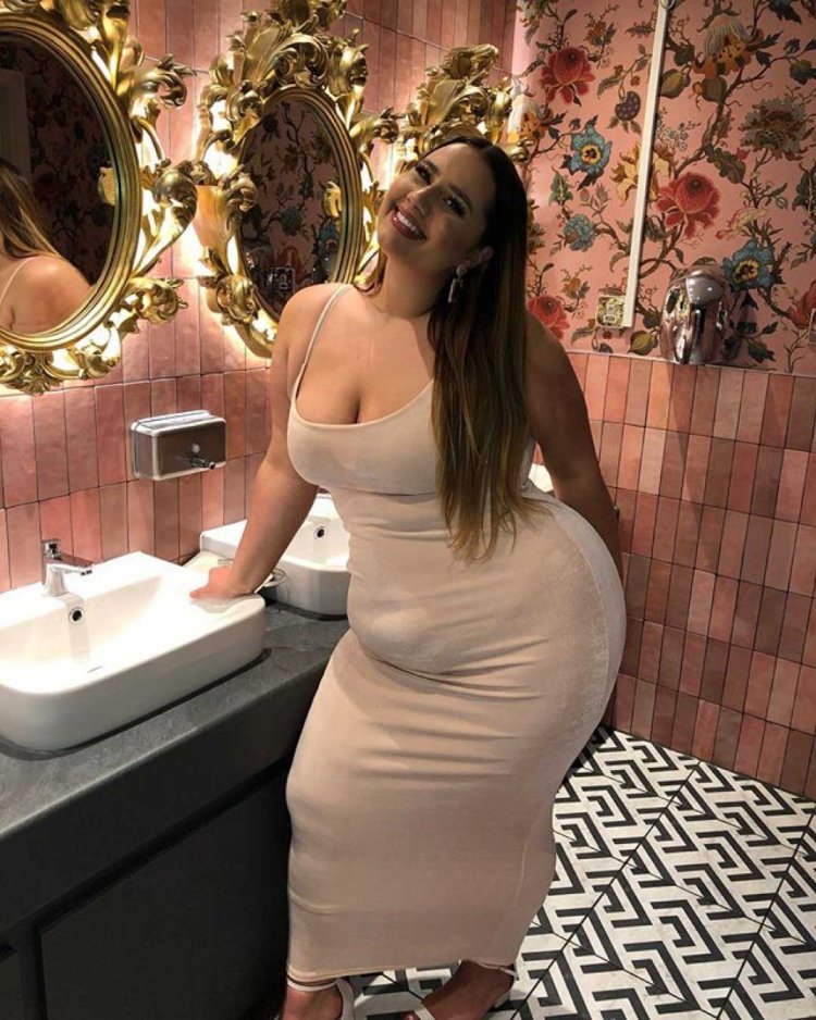 Nicole Denis Johanson plus size model