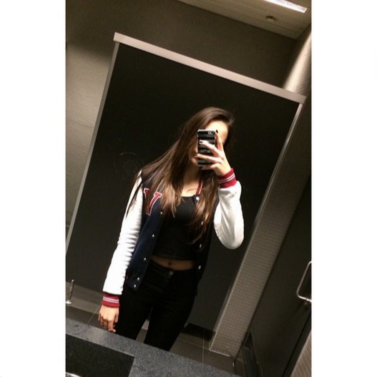 Fake story kiz photos