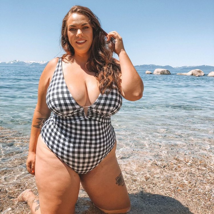 Tara Lynn plus size model
