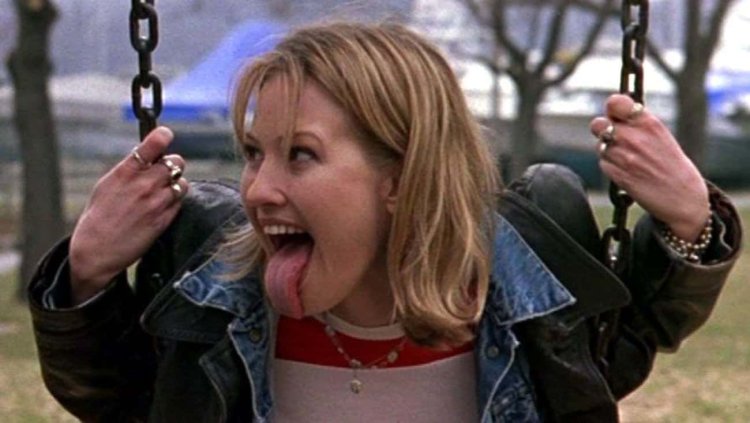 Joey Lauren Adams Alive