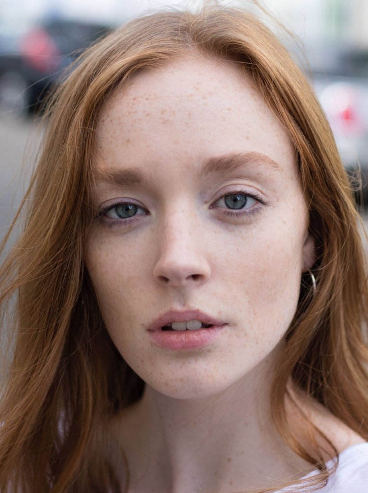 Courtney Hope Control