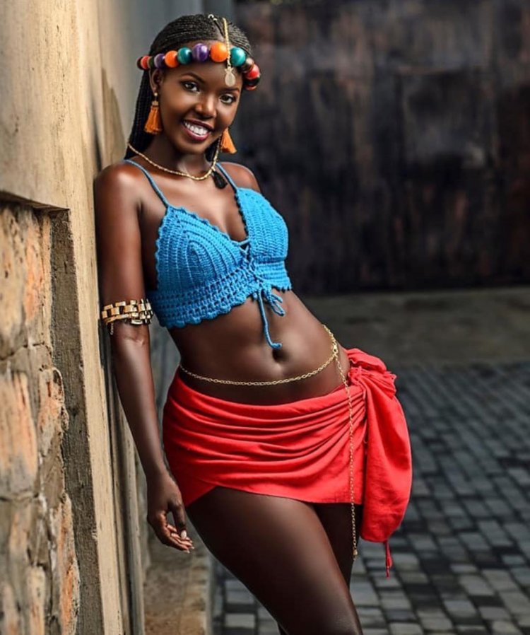 Lana Rhoades Blacked Raw