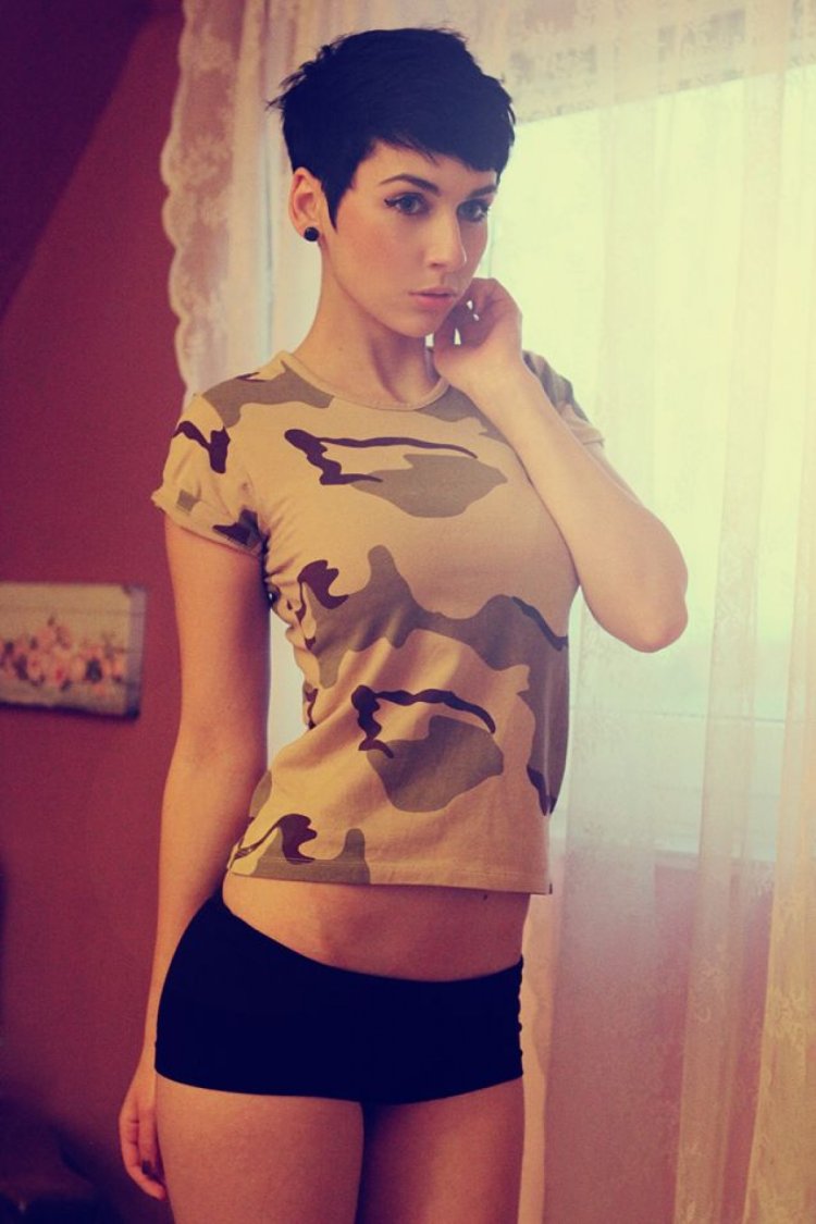 Women with short hair private