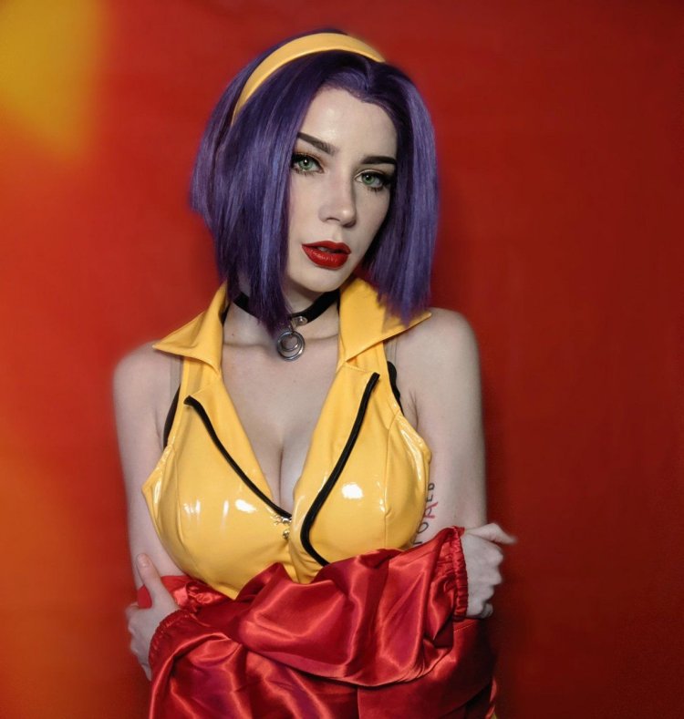 Faye Valentine cosplayer