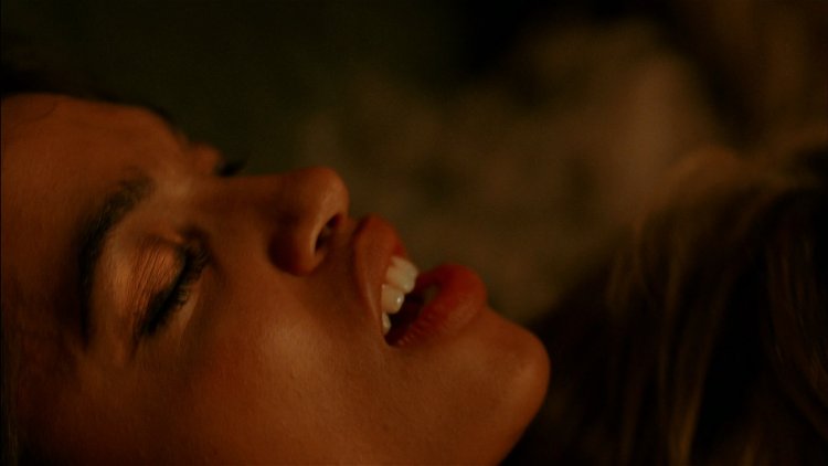 Rosario Dawson bed scenes