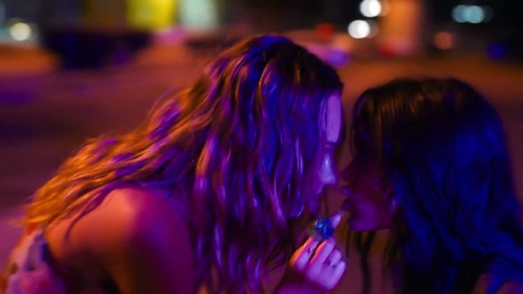 Jenna Ortega Wallpaper