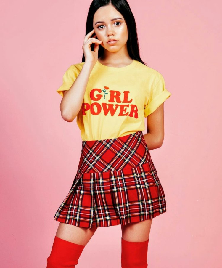 Jenna Ortega in mini skirt