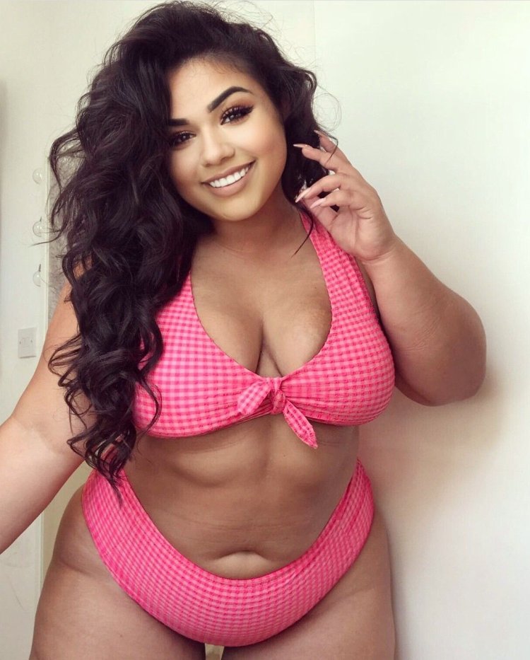 Monica Santiago in bikini