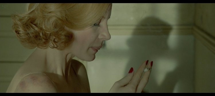 Jessica Chastain smoking