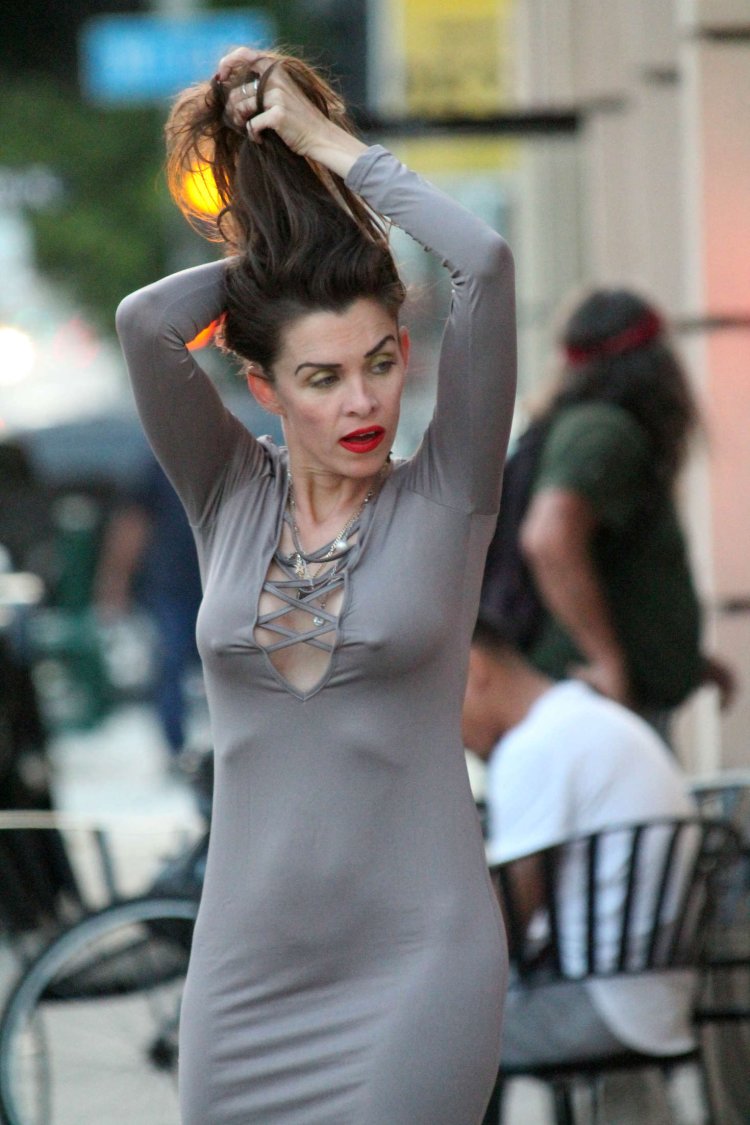 Alicia Arden flashing