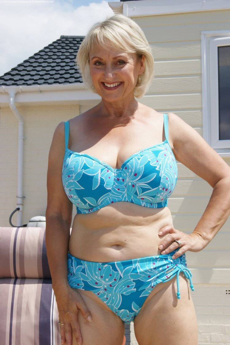 Mature aunts with saggy