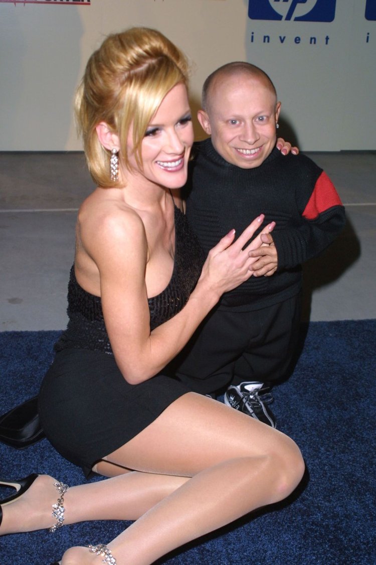 Verne Troyer and Genevieve Gallen