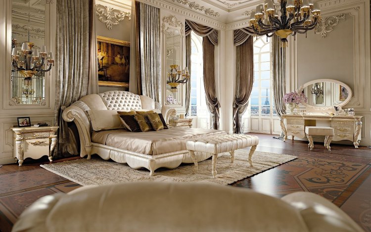 Beautiful girls in Venice