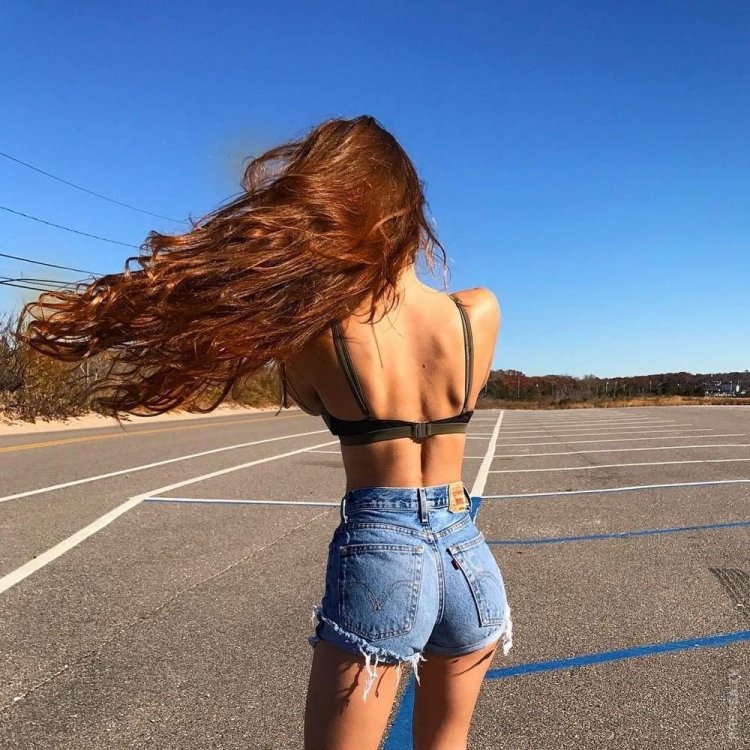 Beautiful girls in short shorts