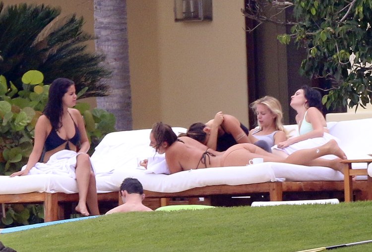 Selena Gomez Wardrobe Malfunction