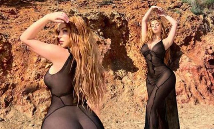 Kim kardashian topless