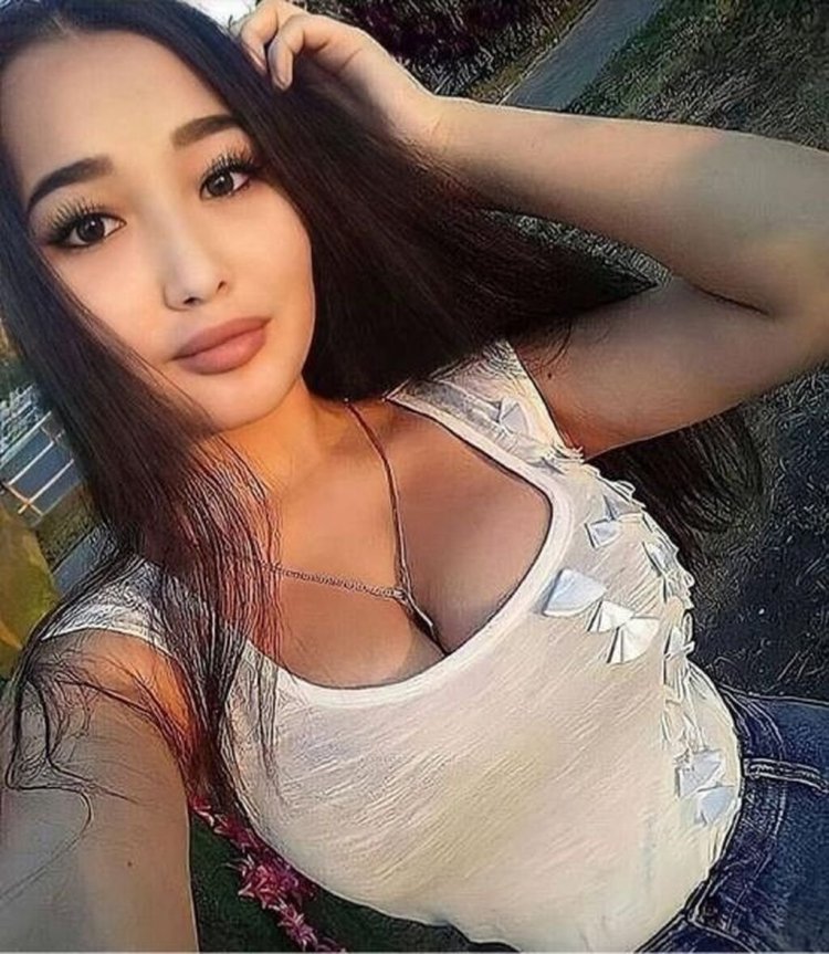 Blogger Aizhan Baizakova