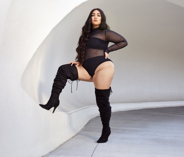 Victoria Manas Plus Size