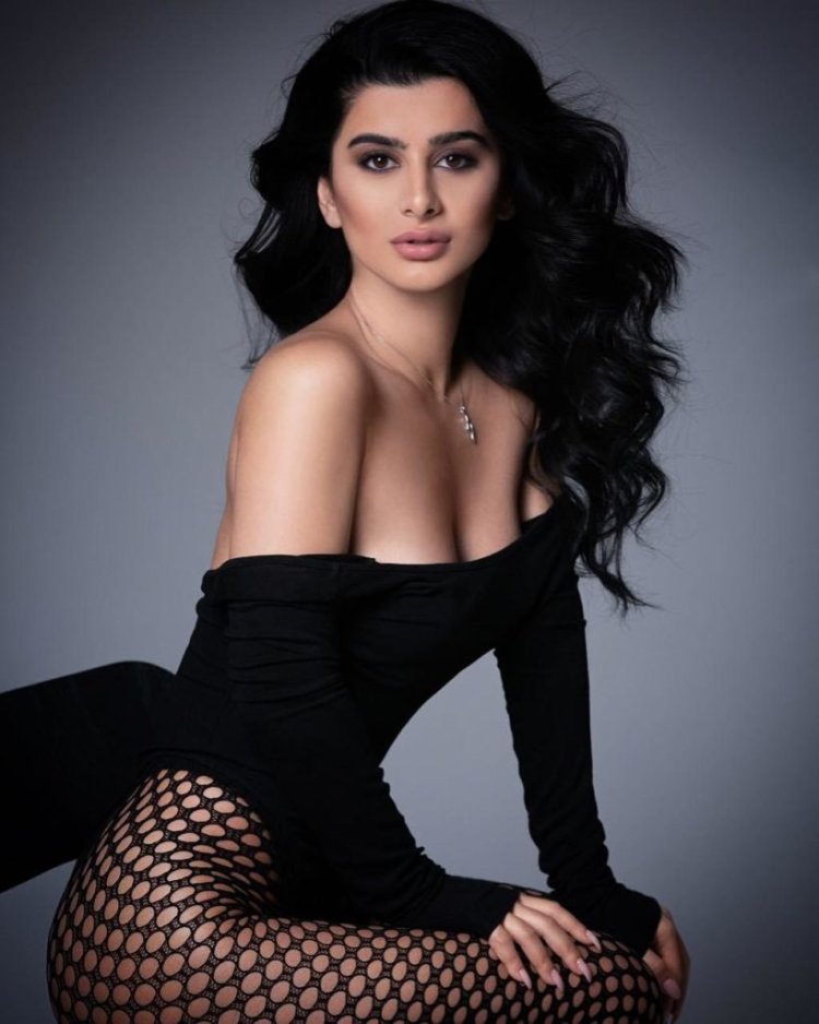 Samira Agayeva model