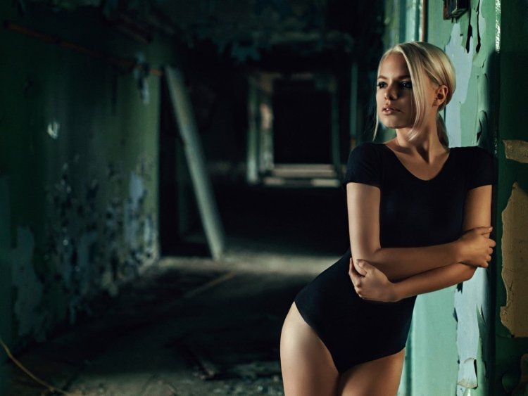 Bodysuit photo shoot in an abandoned building