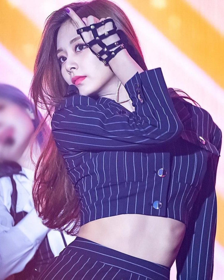 TMCDU-no2uxkuxadorama