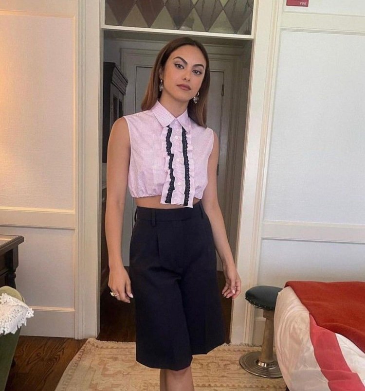 Camila Mendes does not change herself