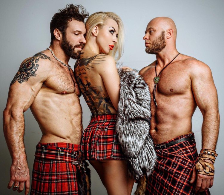 Beautiful swing girls