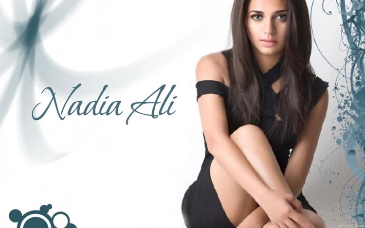 Nadia Mikail hot photos