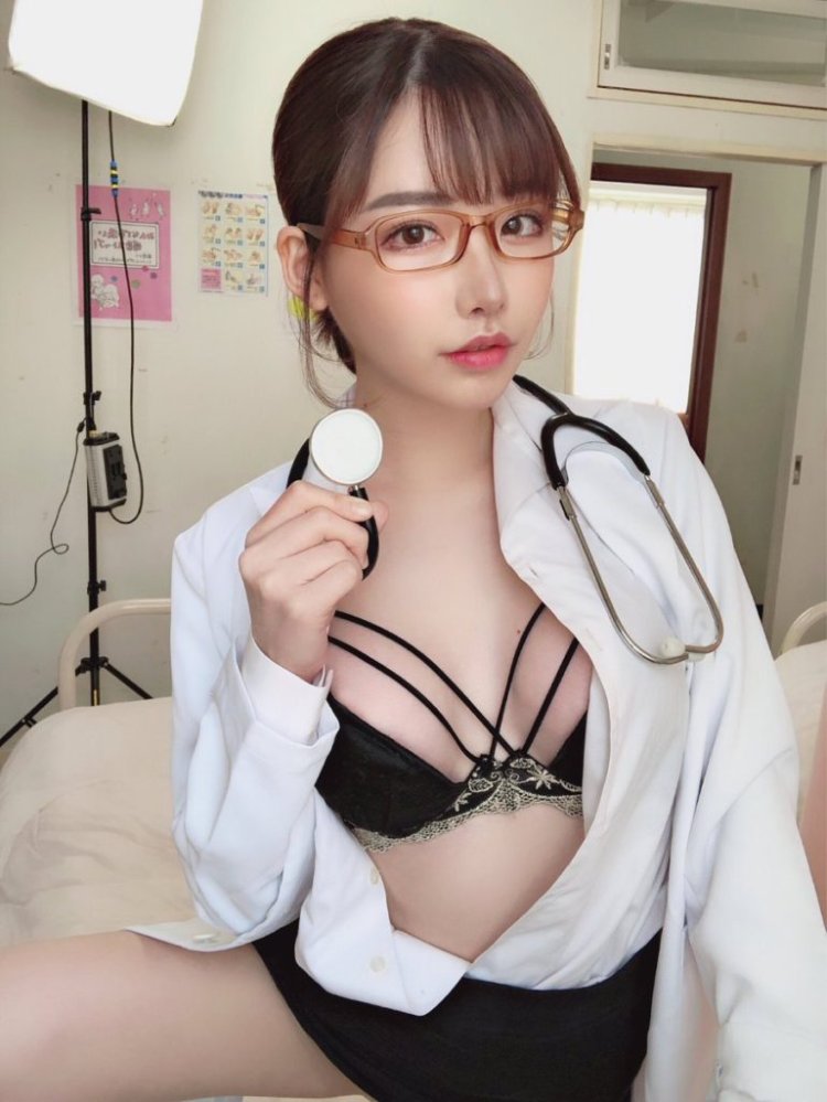 Eimi Fukada with glasses