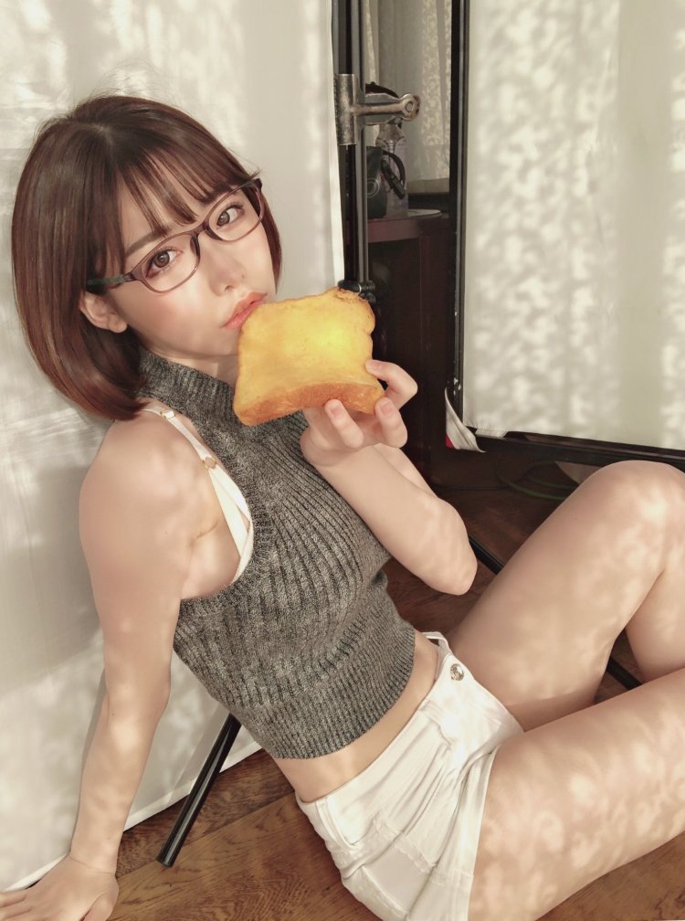 Eimi Fukada pantsu