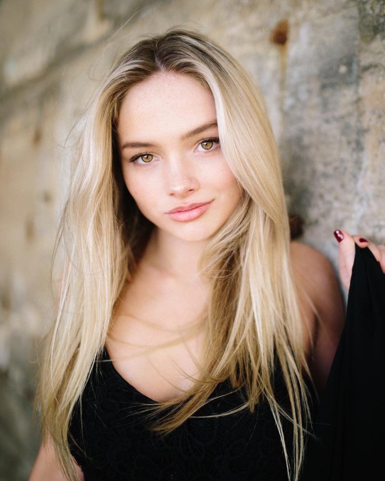 Natalie Alyn Lind photoshoot