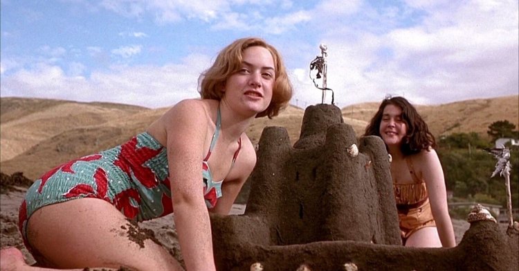 Melanie Lynskey and Kate Winslet