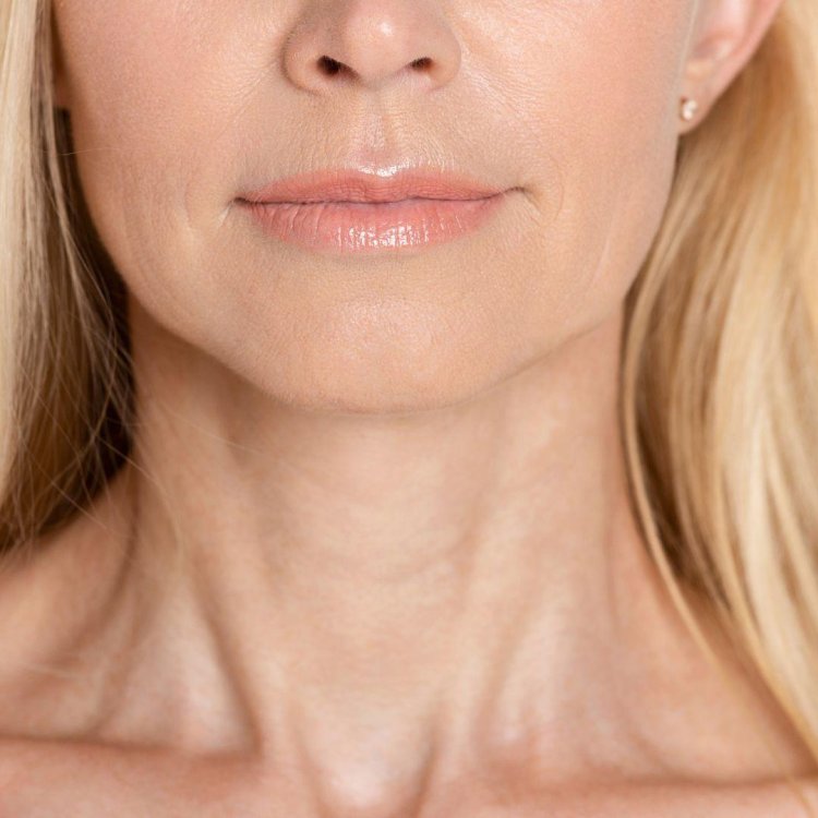 Neck of an adult woman