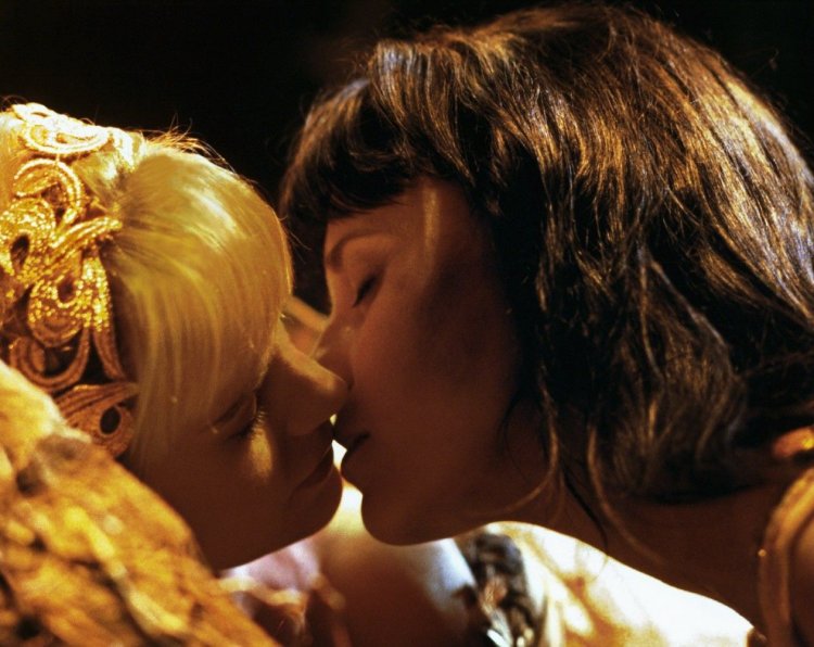Xena Warrior Princess and Gabrielle Kiss