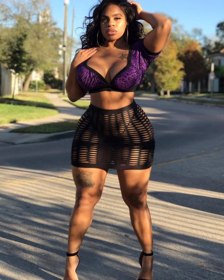 Monifa Jansen bikini