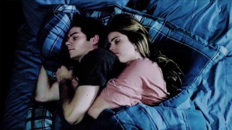 Stiles and Malia hugging