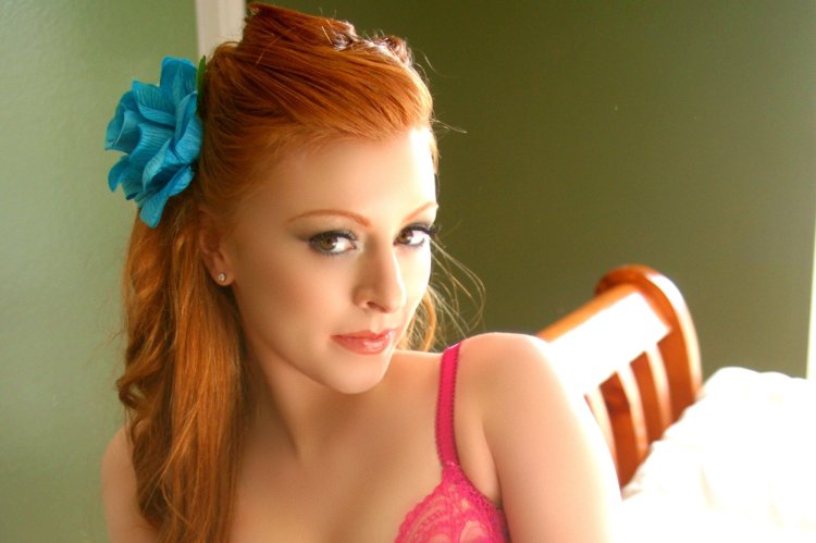 Leanna Dekker in Lingerie