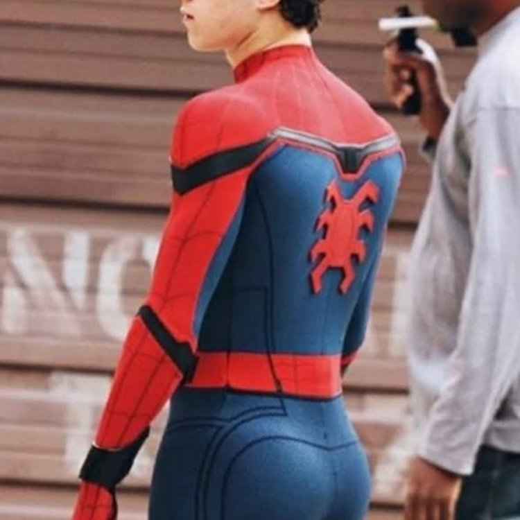 Spiderman Tom Holland and Captain Marvel