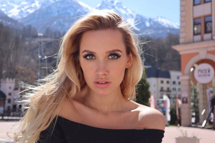 Luxuri girl Christina Sweet