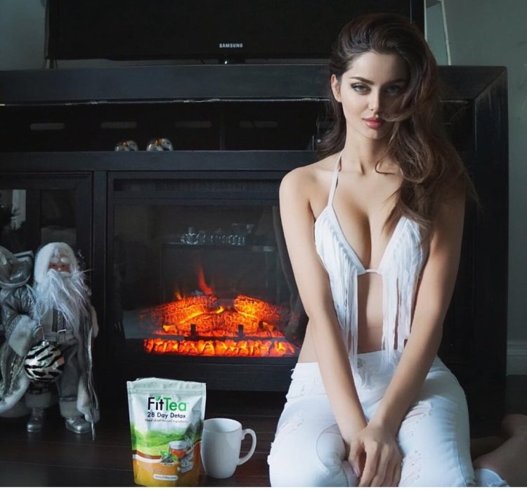 Mahlaga Jaberi model 2019