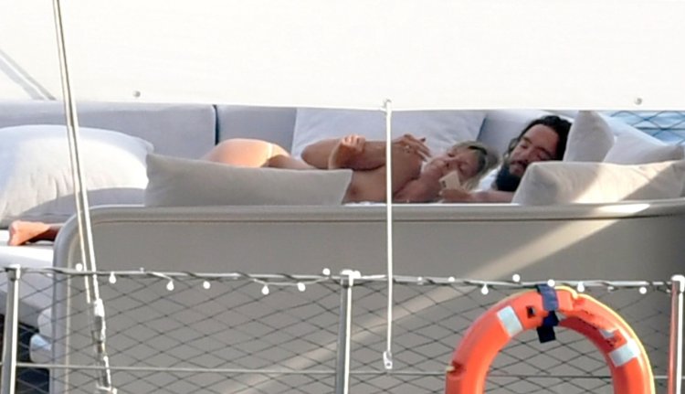 Tom Kaulitz and Heidi Klum on a yacht