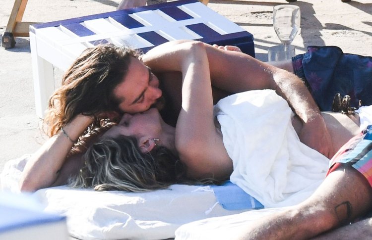 Heidi Klum and Kaulitz on the beach