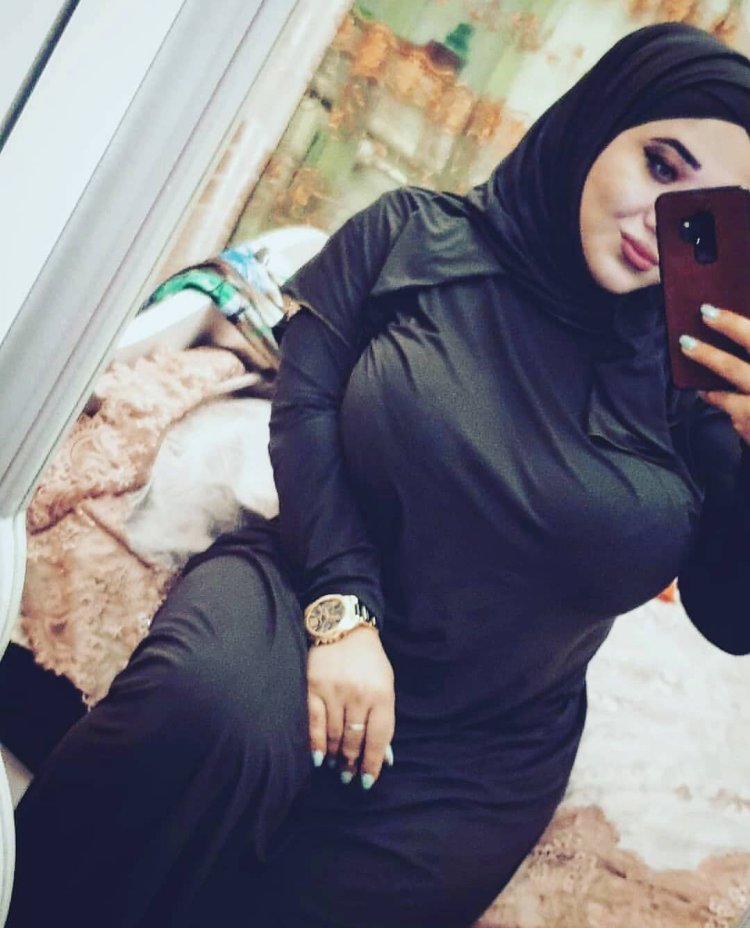 Sandra Arabian in hijab